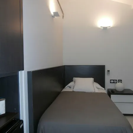 Otel Punta Monpas 2*