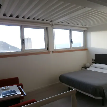 Otel Punta Monpas